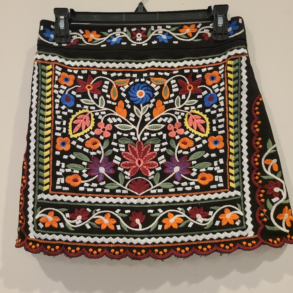 Lulu's Black Embroidered Skirt - Picture 2 of 8